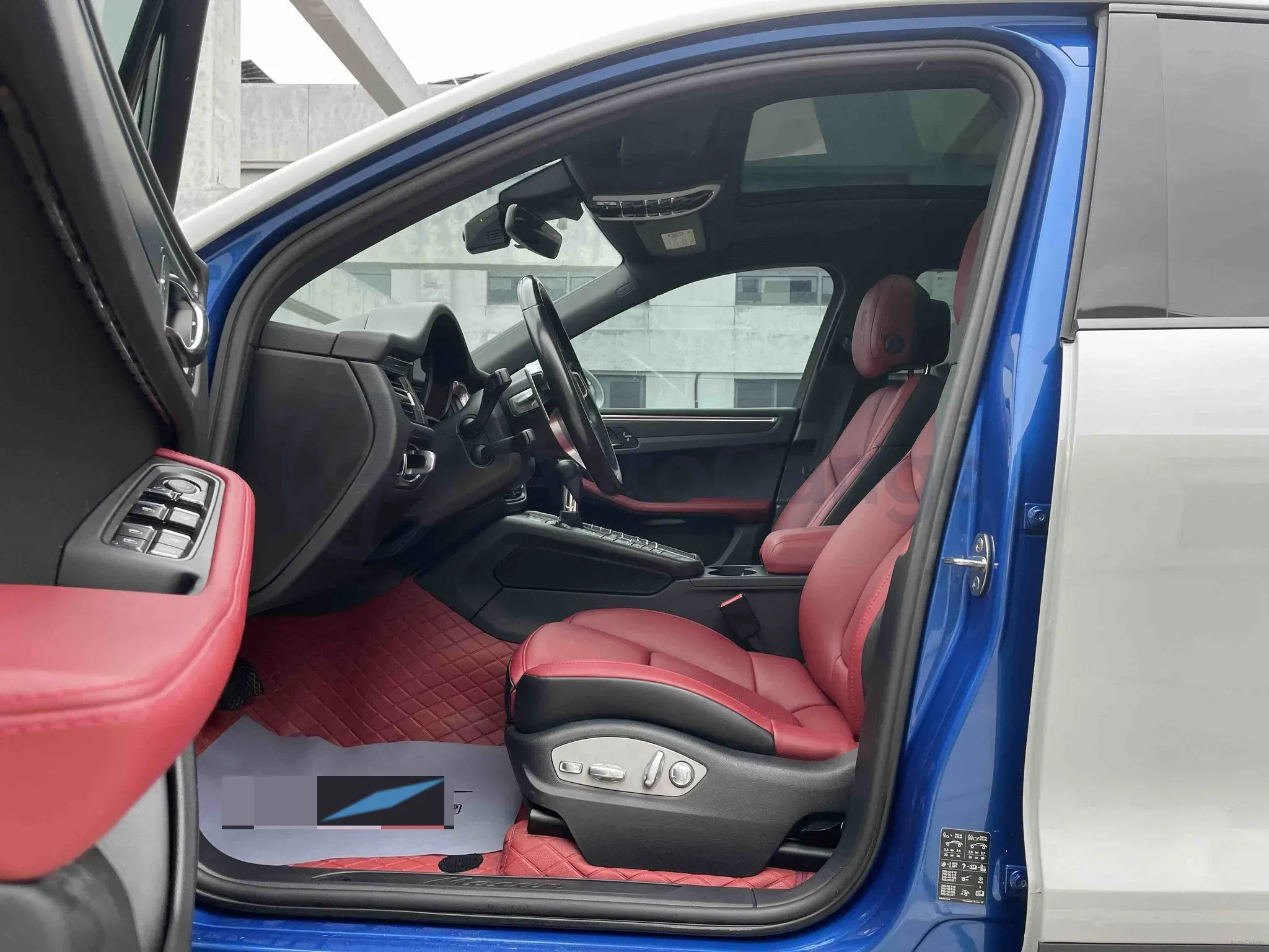 2021 Porsche Macan 2.0T 252HP L4 7DCT,autocango,china used car exporter,china ev exporter,chinese used car exporter,chinese used ev exporter