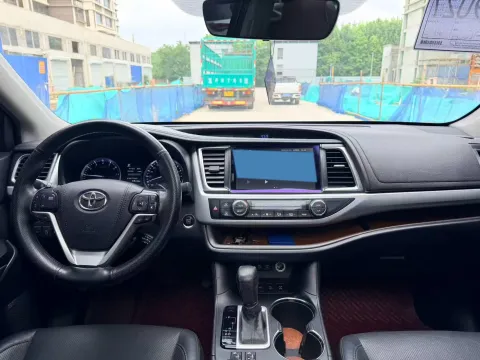 2021 Toyota Highlander 2.0T 220HP L4 6AT