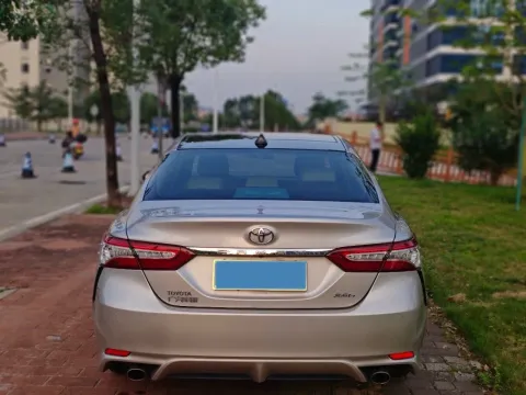2018 Toyota Camry 2.5L 209HP L4 8AT