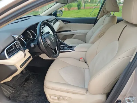 2018 Toyota Camry 2.5L 209HP L4 8AT