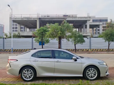 2018 Toyota Camry 2.5L 209HP L4 8AT