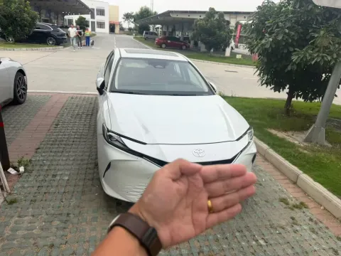2024 Toyota Camry 2.0L 152HP L4 E-CVT Hybrid