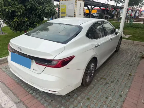 2024 Toyota Camry 2.0L 152HP L4 E-CVT Hybrid