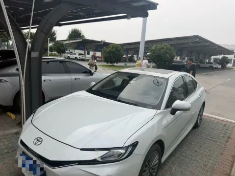 2024 Toyota Camry 2.0L 152HP L4 E-CVT Hybrid