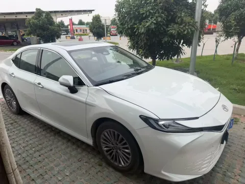 2024 Toyota Camry 2.0L 152HP L4 E-CVT Hybrid