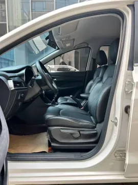 2018 BaoJun 360 1.5L 112HP L4 6MT,autocango,china used car exporter,china ev exporter,chinese used car exporter,chinese used ev exporter
