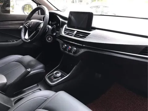 2019 BaoJun 360 1.5L 105HP L4 5AMT,autocango,china used car exporter,china ev exporter,chinese used car exporter,chinese used ev exporter