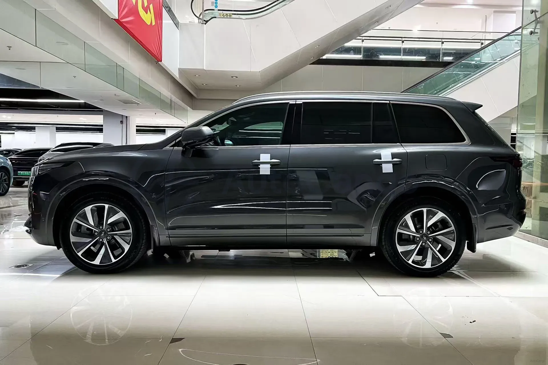 2021 Li ONE Range Extended 131HP REEV 40.5KWH,autocango,china used car exporter,china ev exporter,chinese used car exporter,chinese used ev exporter