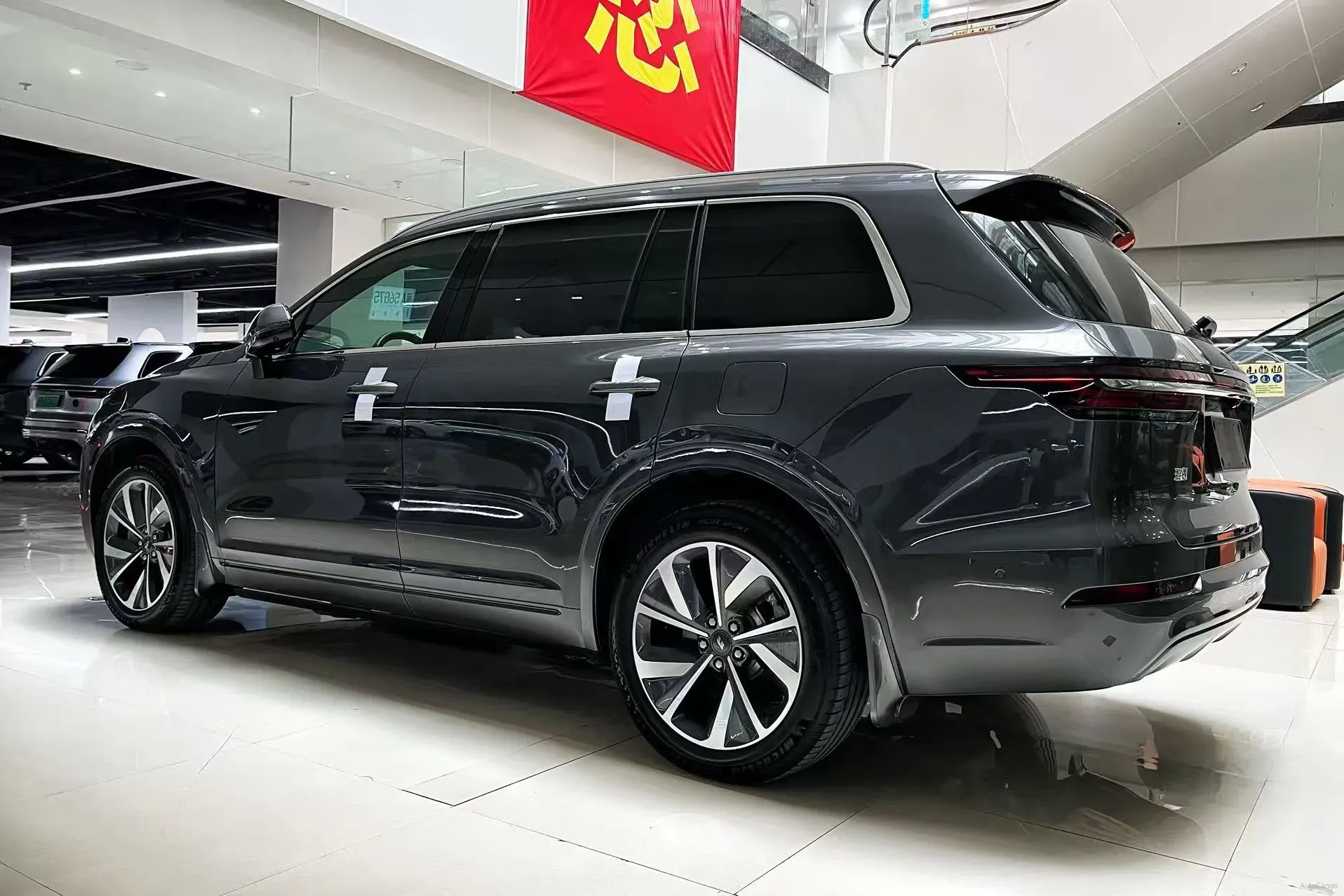 2021 Li ONE Range Extended 131HP REEV 40.5KWH,autocango,china used car exporter,china ev exporter,chinese used car exporter,chinese used ev exporter