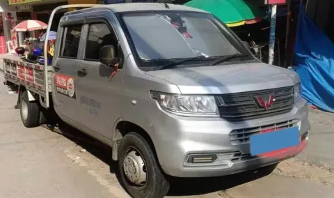 2022 WuLing RongGuang New Truck 1.8L 125HP L4 5MT,autocango,china used car exporter,china ev exporter,chinese used car exporter,chinese used ev exporter