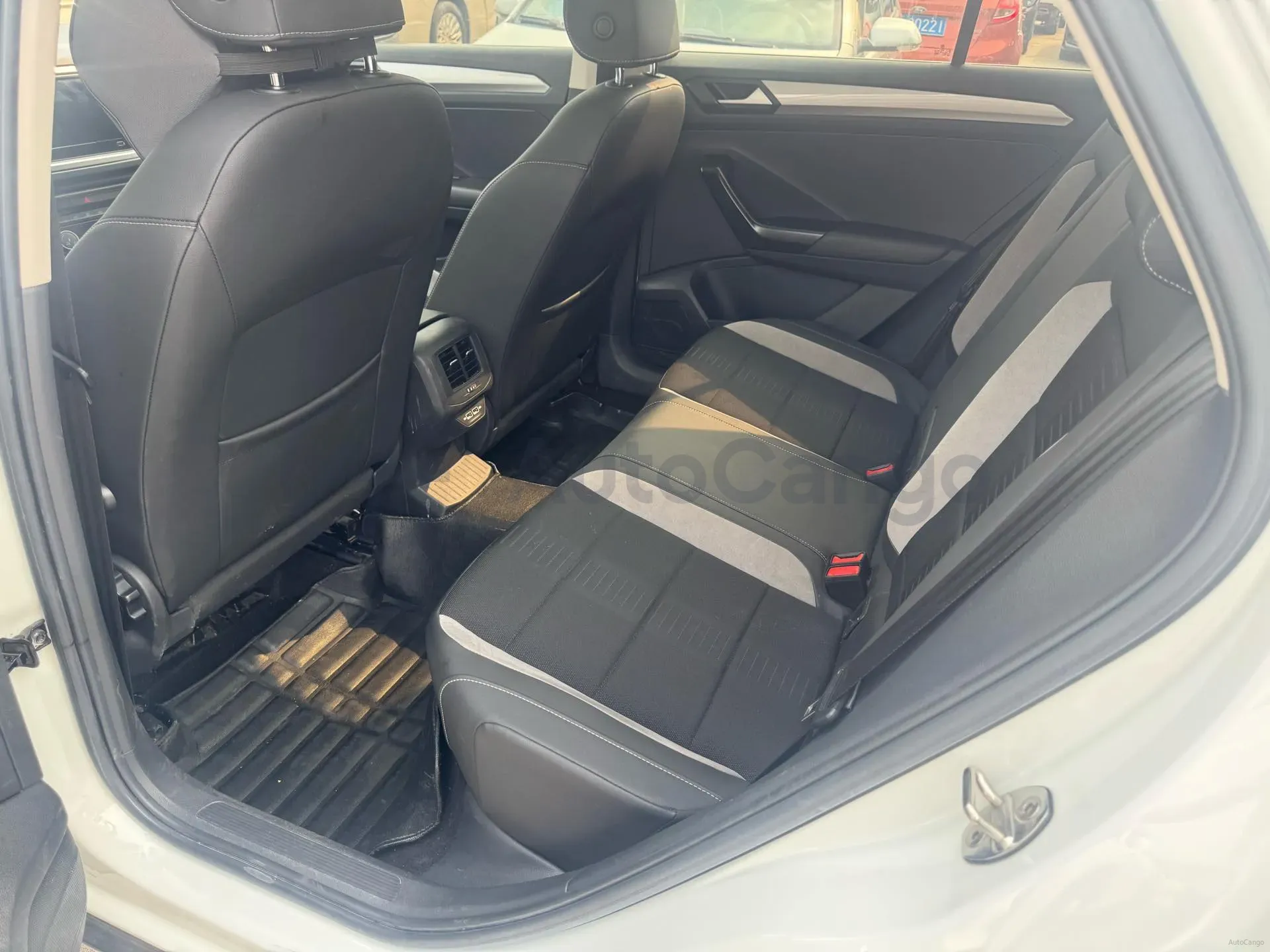 2022 Volkswagen T-Roc 1.4T 150HP L4 7DCT,autocango,china used car exporter,china ev exporter,chinese used car exporter,chinese used ev exporter