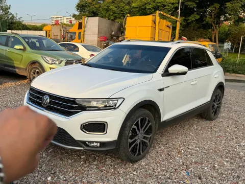 2019 VOLKSWAGEN T-ROC,autocango,china used car exporter,china ev exporter,chinese used car exporter,chinese used ev exporter