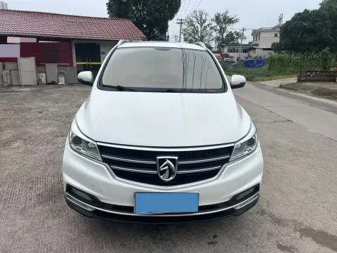 2021 BaoJun 730 1.5L 105HP L4 6MT,autocango,china used car exporter,china ev exporter,chinese used car exporter,chinese used ev exporter