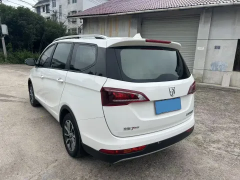 2021 BaoJun 730 1.5L 105HP L4 6MT,autocango,china used car exporter,china ev exporter,chinese used car exporter,chinese used ev exporter