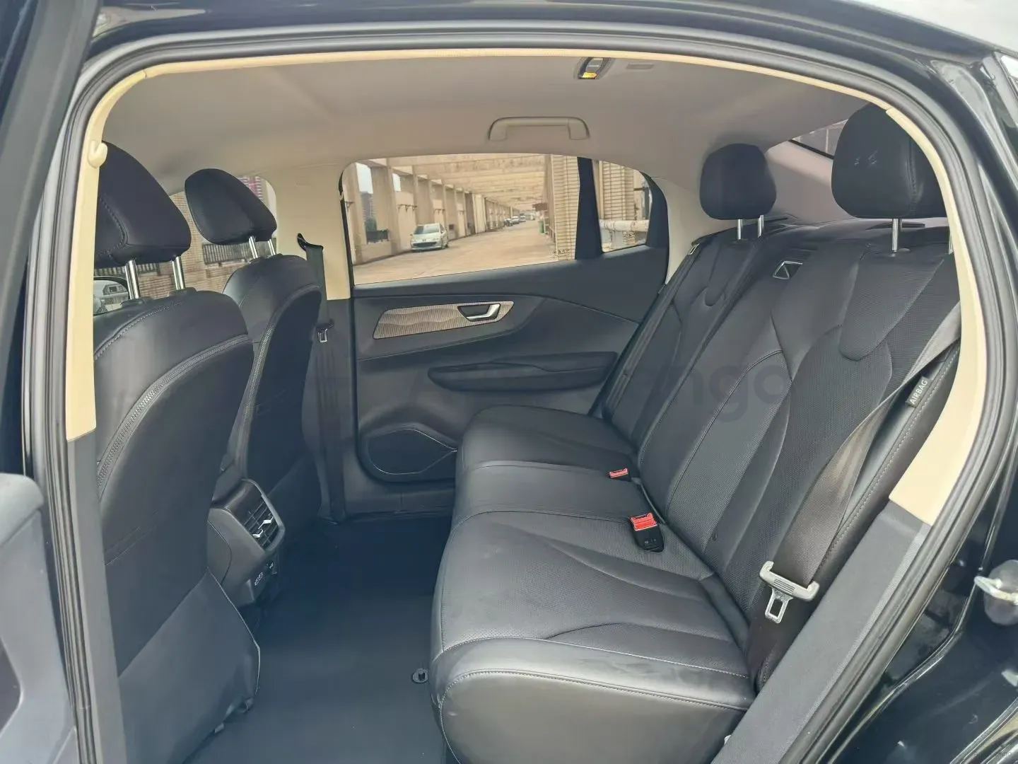 2022 HongQi E-QM5 BEV 54KWH,autocango,china used car exporter,china ev exporter,chinese used car exporter,chinese used ev exporter