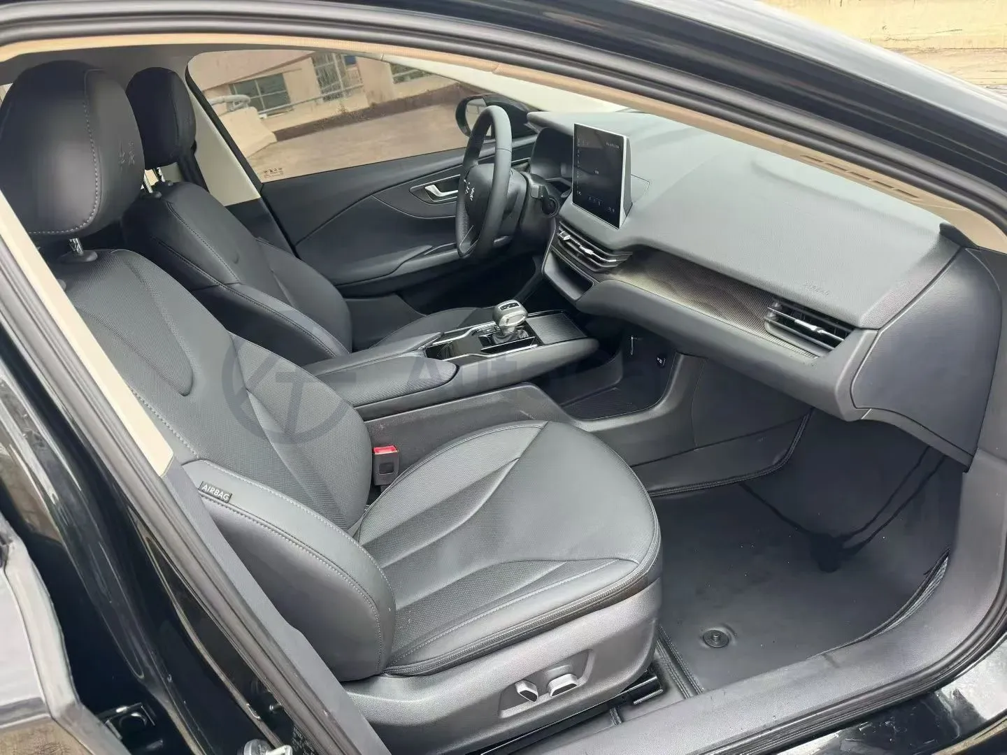 2022 HongQi E-QM5 BEV 54KWH,autocango,china used car exporter,china ev exporter,chinese used car exporter,chinese used ev exporter