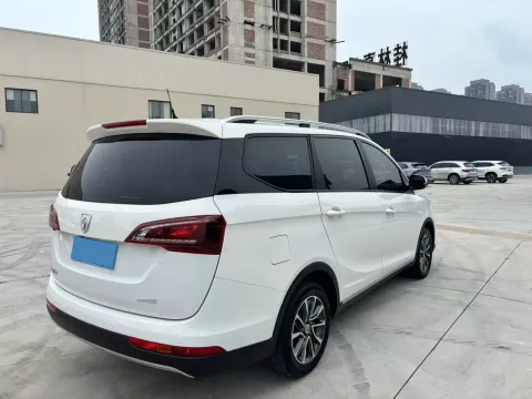 2019 BaoJun 730 1.5L 105HP L4 6MT,autocango,china used car exporter,china ev exporter,chinese used car exporter,chinese used ev exporter