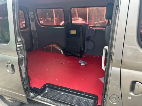 2018 MAXUS XinTu V80 2.5T 136HP L4 6MT