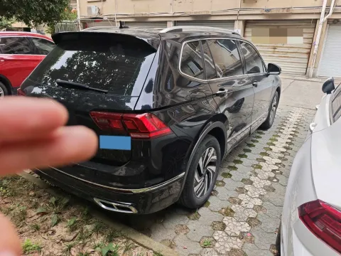 2024 Volkswagen Tiguan L 2.0T 186HP L4 7DCT