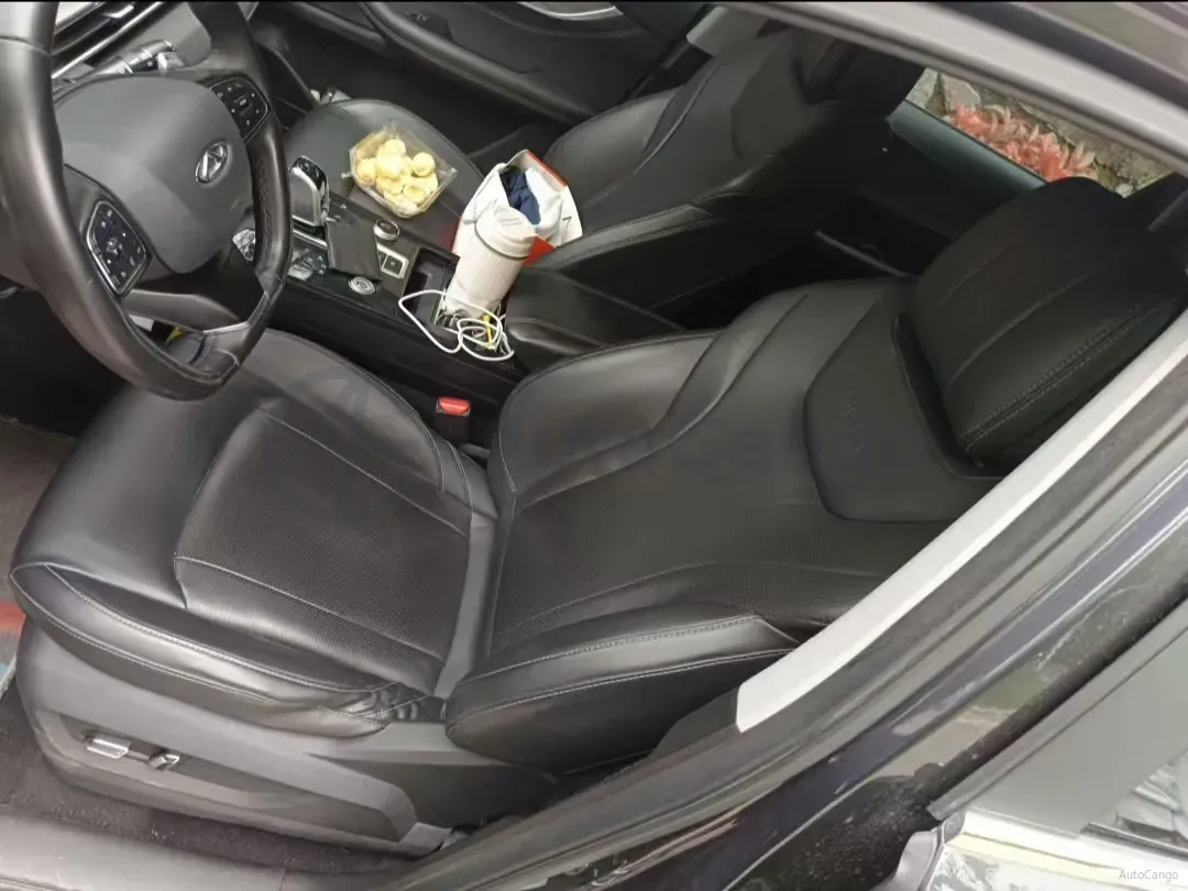 2021 Chery Tiggo 8 Plus 1.6T 197HP L4 7DCT,autocango,china used car exporter,china ev exporter,chinese used car exporter,chinese used ev exporter