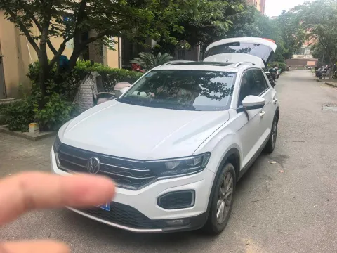 2021 VOLKSWAGEN T-ROC,autocango,china used car exporter,china ev exporter,chinese used car exporter,chinese used ev exporter