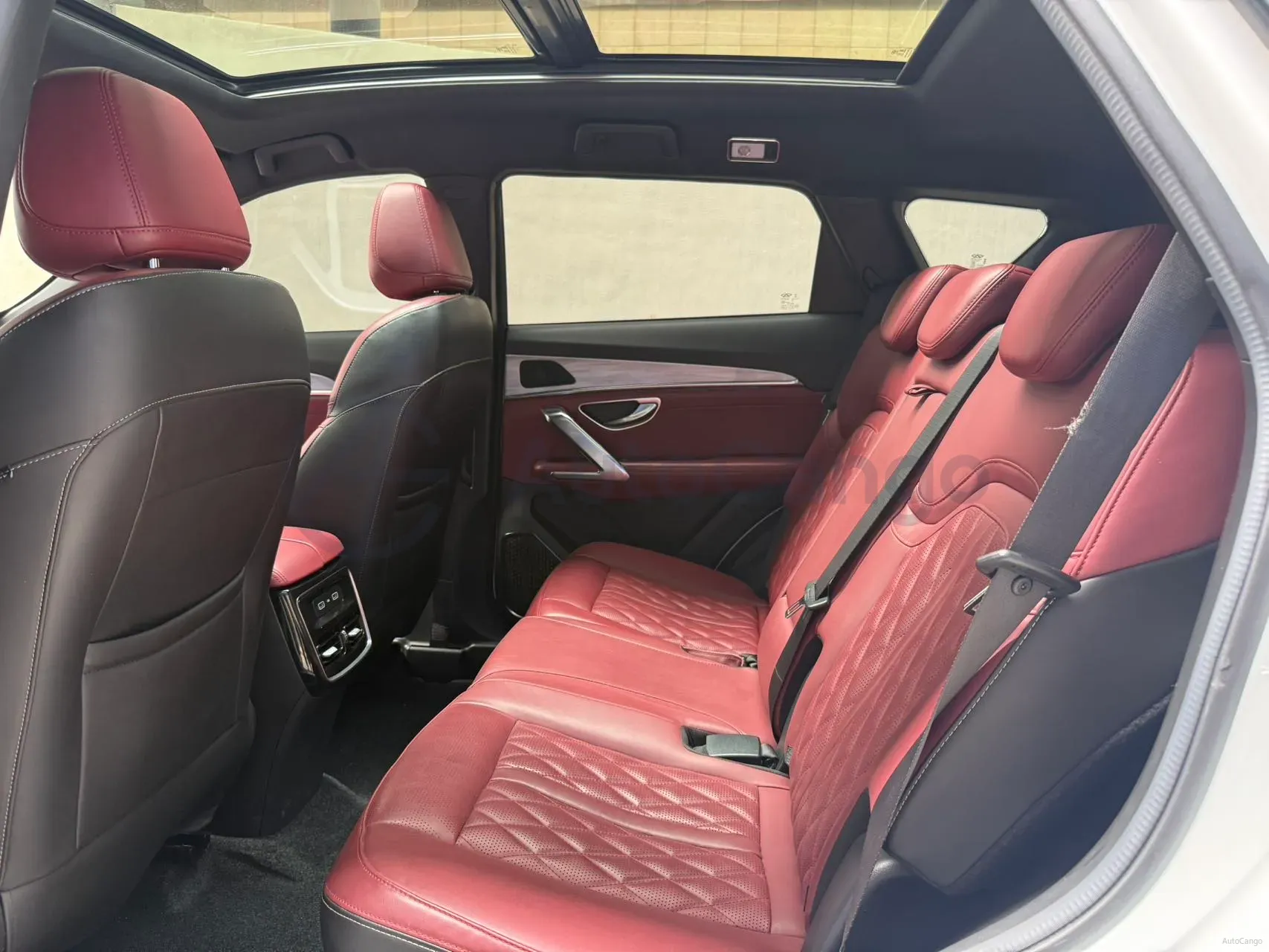 2023 ChangAn Oshan X7 Plus 1.5T 188HP L4 7DCT,autocango,china used car exporter,china ev exporter,chinese used car exporter,chinese used ev exporter