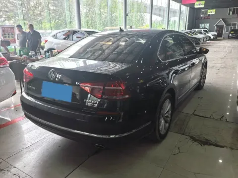 2017 Volkswagen Passat 1.8T 180HP L4 7DCT