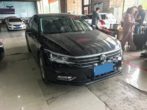 2017 Volkswagen Passat 1.8T 180HP L4 7DCT