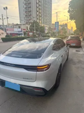 2025 Geely Galaxy Starshine 8 1.5L 112HP L4 1DHT PHEV