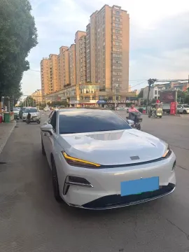 2025 Geely Galaxy Starshine 8 1.5L 112HP L4 1DHT PHEV