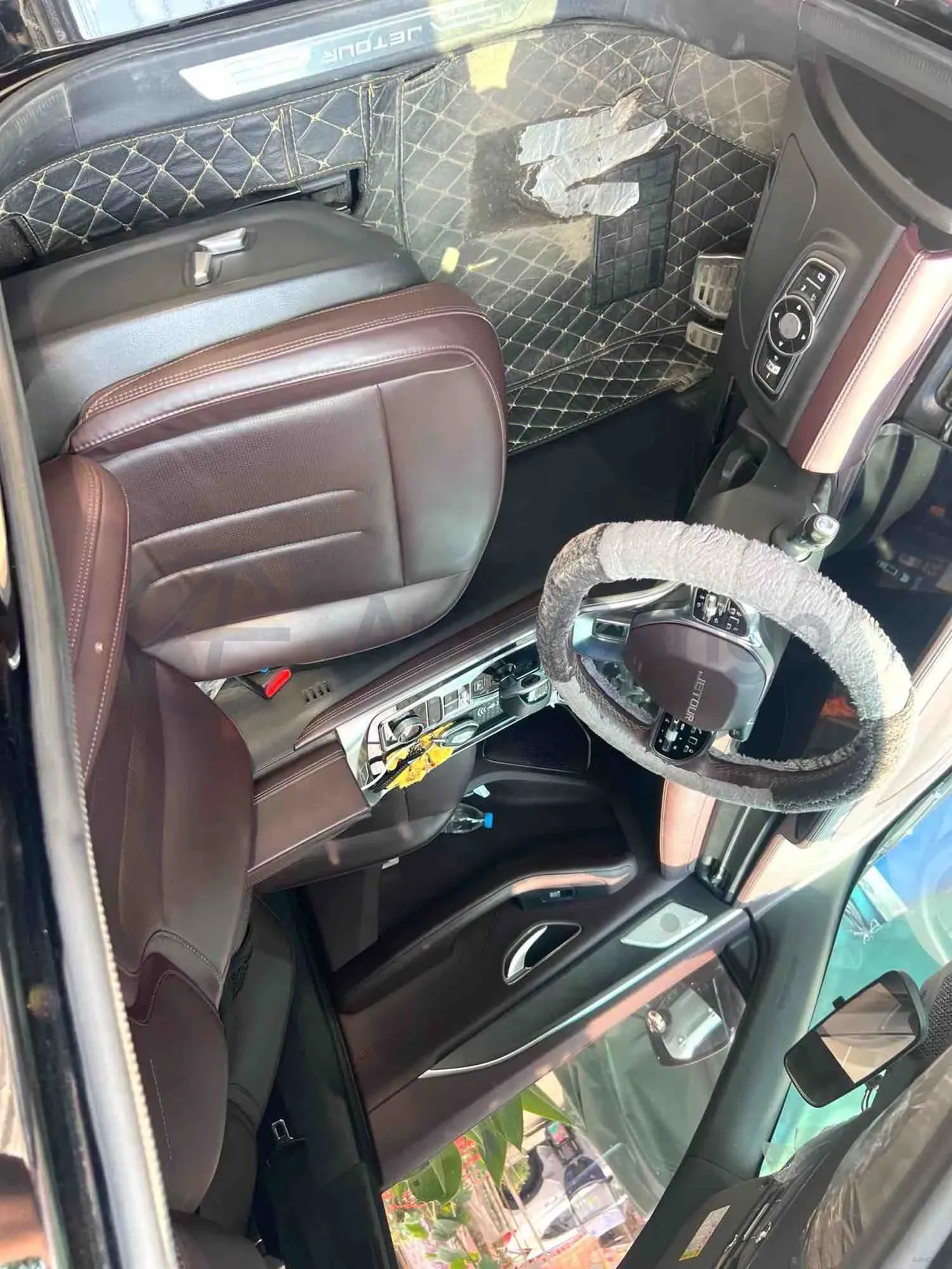 2022 Jetour X90 2.0T 254HP L4 7DCT,autocango,china used car exporter,china ev exporter,chinese used car exporter,chinese used ev exporter