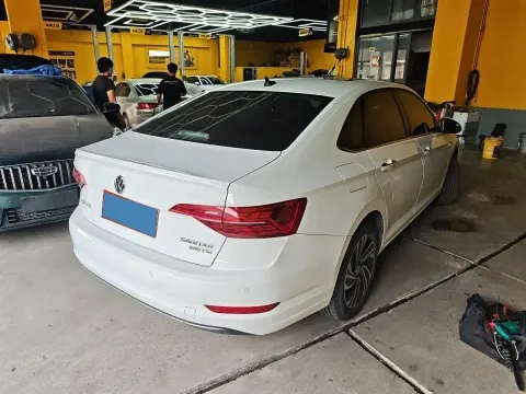 2022 Volkswagen Sagitar 1.4T 150HP L4 7DCT
