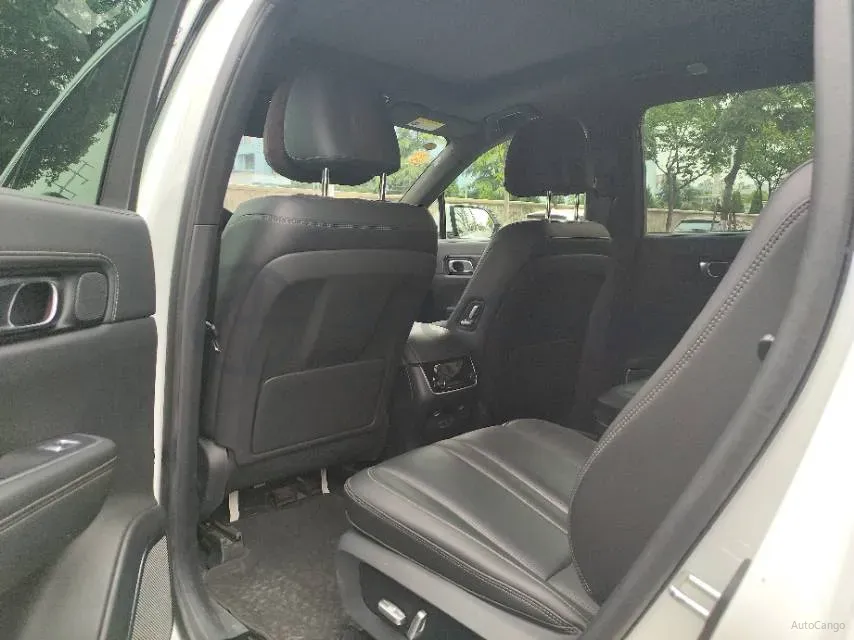 2020 Li ONE Range Extended 131HP REEV 40.5KWH,autocango,china used car exporter,china ev exporter,chinese used car exporter,chinese used ev exporter