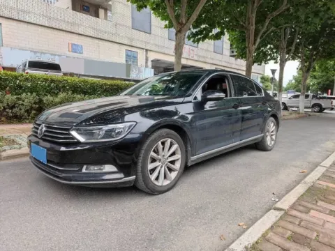 2017 VOLKSWAGEN MAGOTAN,autocango,china used car exporter,china ev exporter,chinese used car exporter,chinese used ev exporter