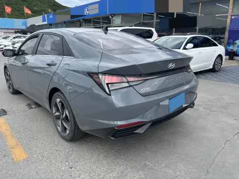 2023 Hyundai Elantra 1.5L 115HP L4 CVT