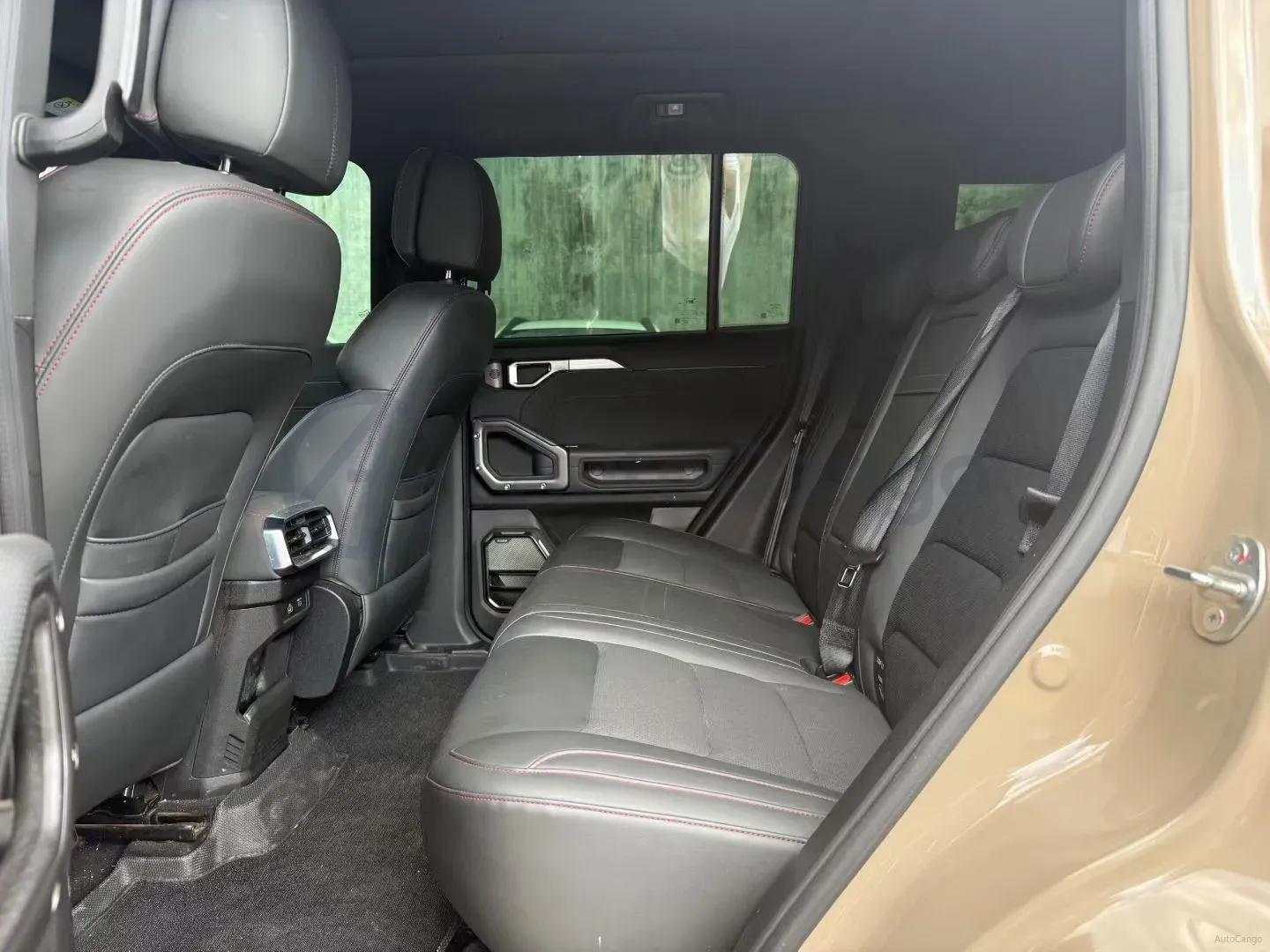 2023 Jetour Traveller 2.0T 254HP L4 7DCT,autocango,china used car exporter,china ev exporter,chinese used car exporter,chinese used ev exporter
