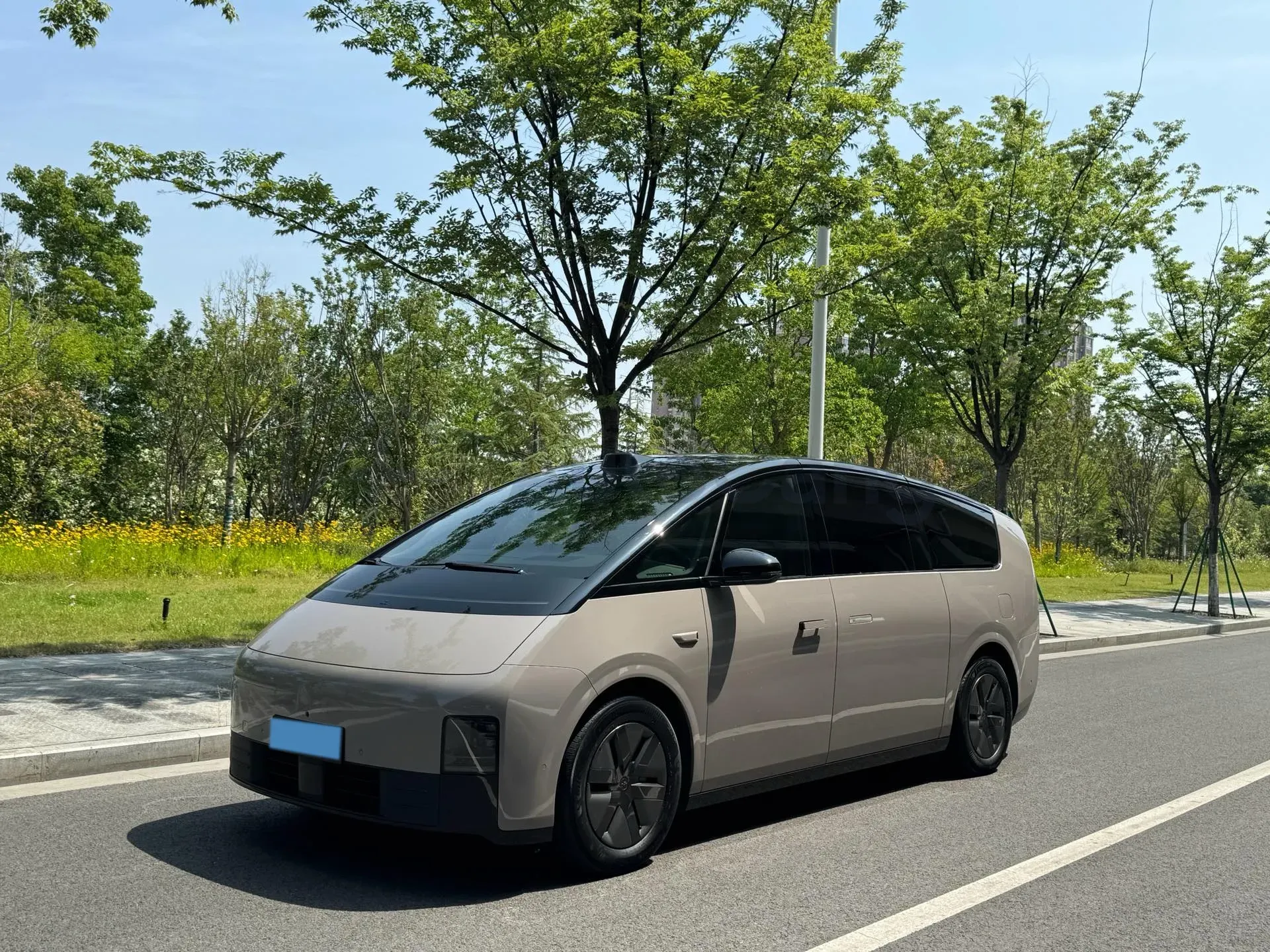 2024 Li MEGA BEV 102.7KWH,autocango,china used car exporter,china ev exporter,chinese used car exporter,chinese used ev exporter