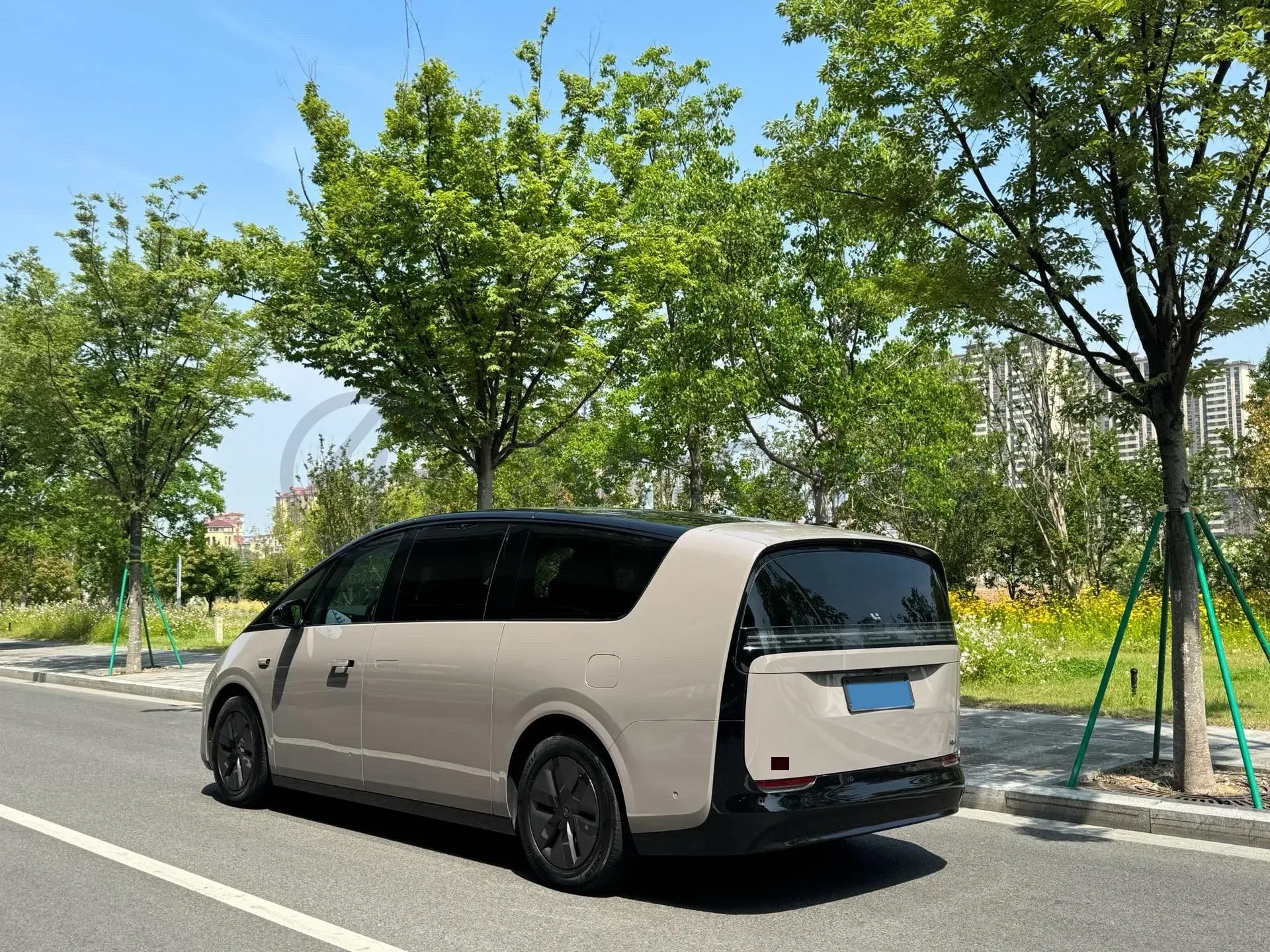 2024 Li MEGA BEV 102.7KWH,autocango,china used car exporter,china ev exporter,chinese used car exporter,chinese used ev exporter