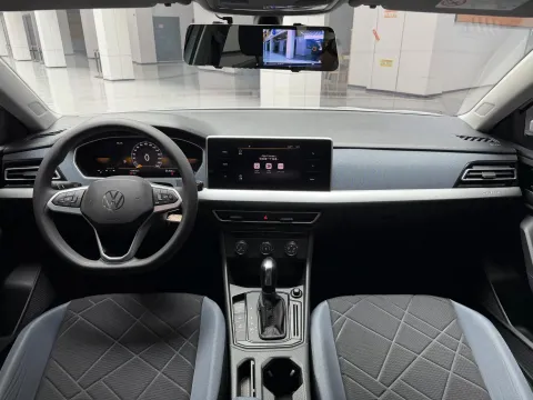 2022 BeiJing Auto X7 1.5T 188HP L4 7DCT