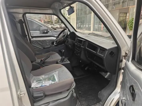 2020 WuLing ZhiGuang 1.2L 76HP L4 5MT,autocango,china used car exporter,china ev exporter,chinese used car exporter,chinese used ev exporter