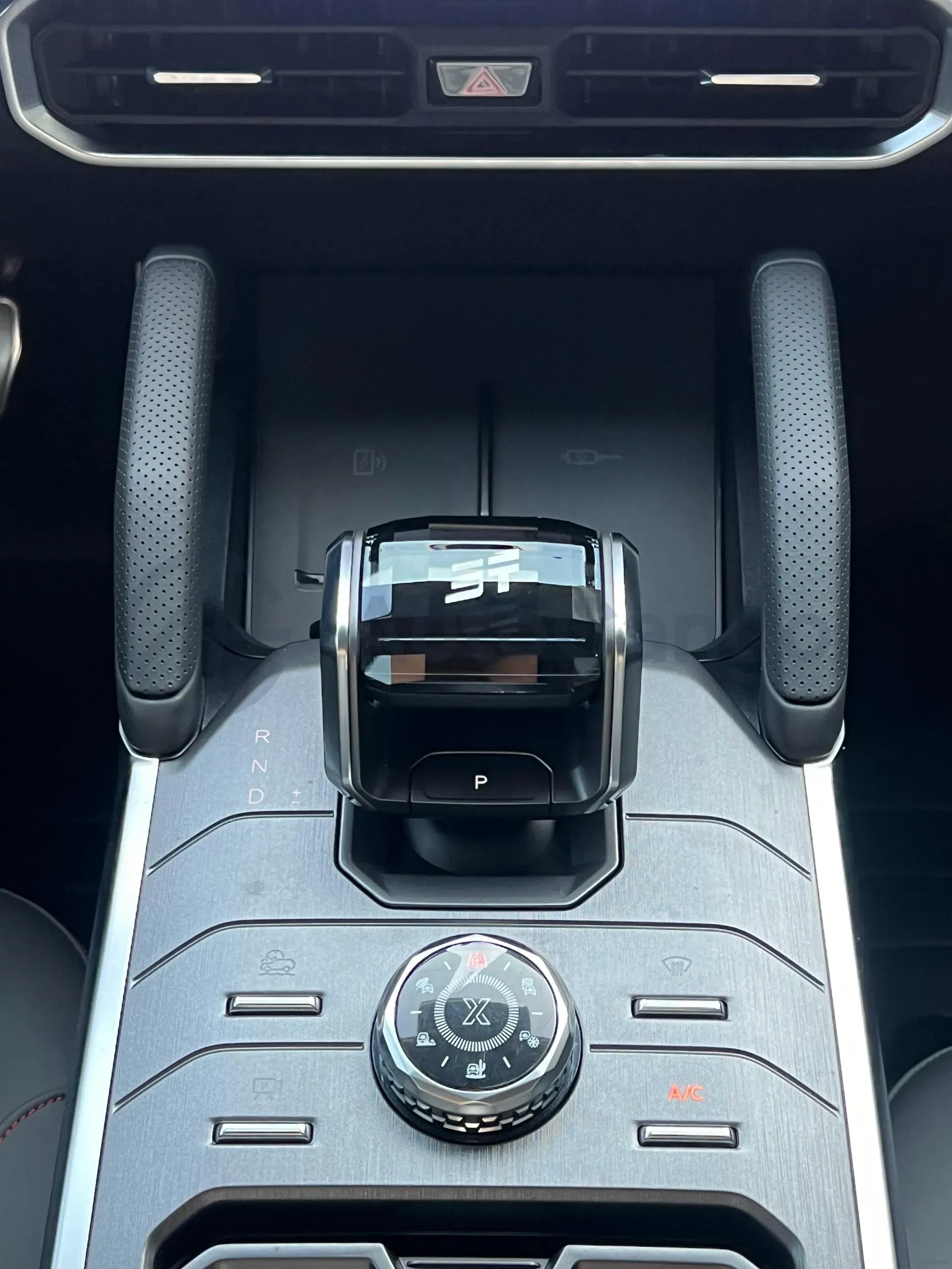 2023 Jetour Traveller 2.0T 254HP L4 7DCT,autocango,china used car exporter,china ev exporter,chinese used car exporter,chinese used ev exporter