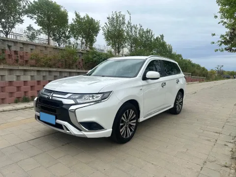 2021 MITSUBISHI OUTLANDER,autocango,china used car exporter,china ev exporter,chinese used car exporter,chinese used ev exporter