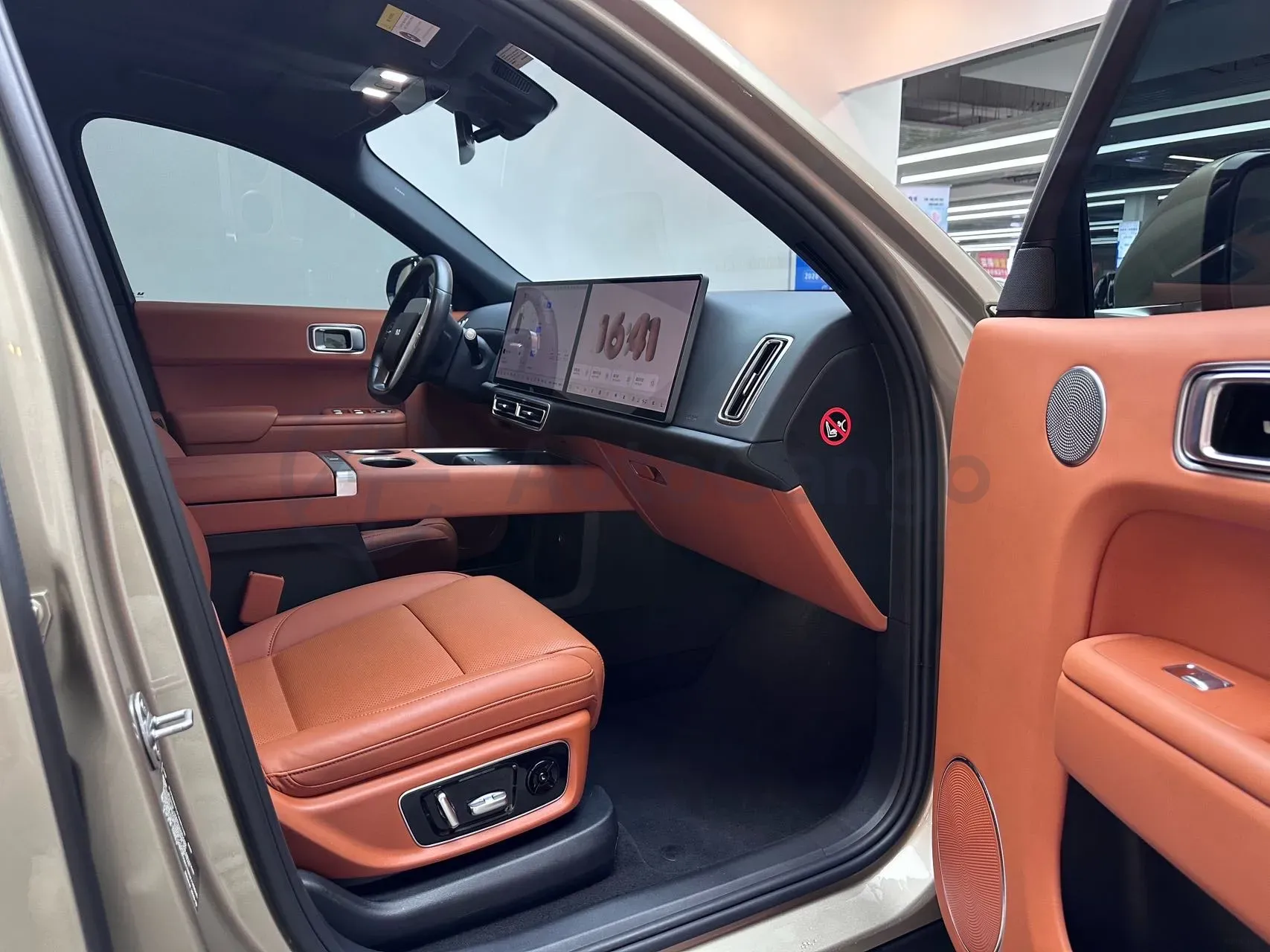 2023 Li L8 Range Extended 154HP REEV 40.9KWH,autocango,china used car exporter,china ev exporter,chinese used car exporter,chinese used ev exporter