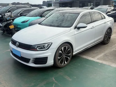 2017 VOLKSWAGEN LAMANDO,autocango,china used car exporter,china ev exporter,chinese used car exporter,chinese used ev exporter