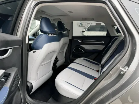 2022 Geely Emgrand 1.5L 114HP L4 CVT