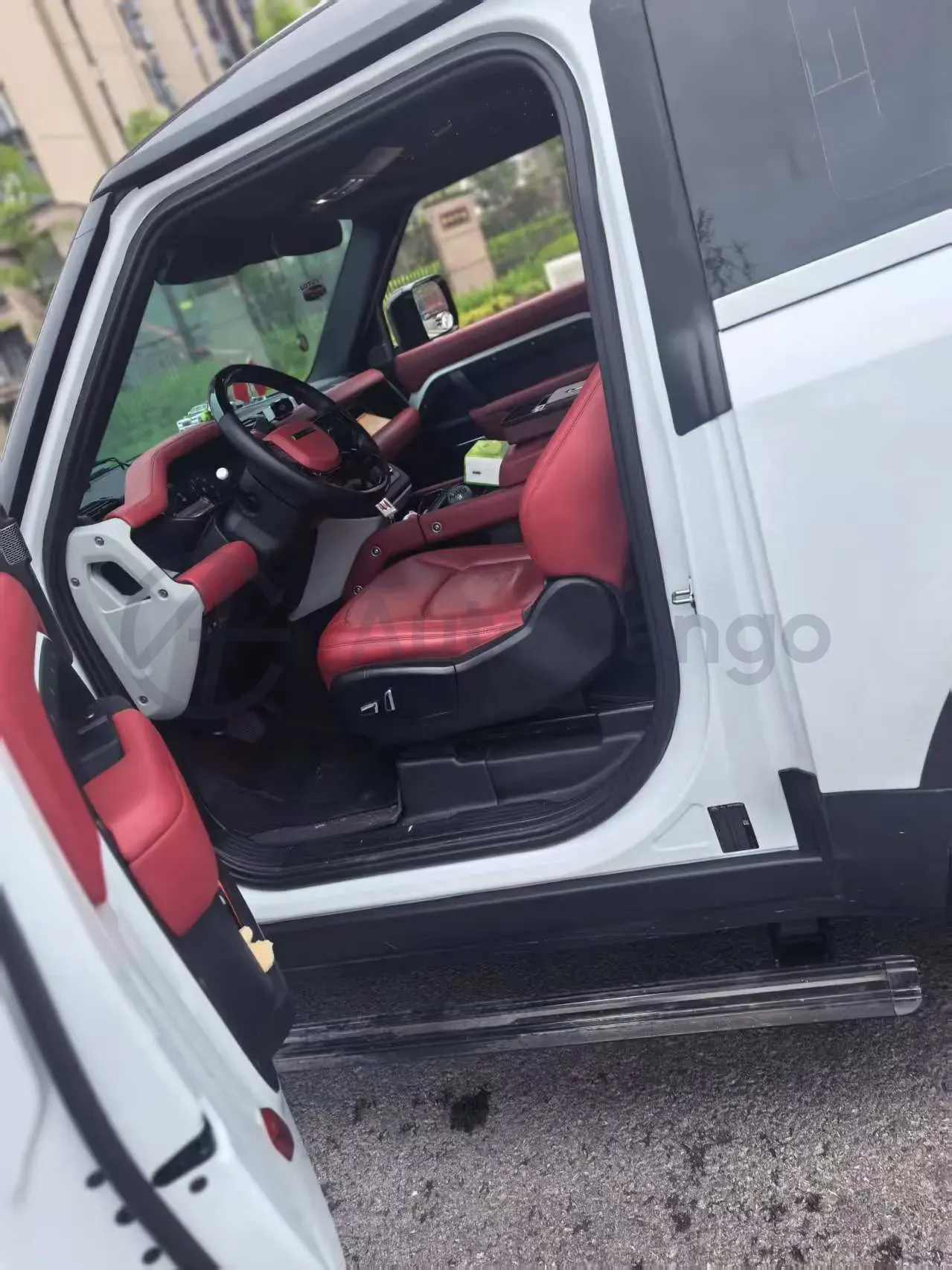 2022 Land Rover Defender 3.0T 400HP L6 8AT,autocango,china used car exporter,china ev exporter,chinese used car exporter,chinese used ev exporter