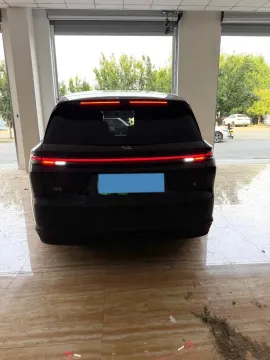 2025 Li i8 BEV