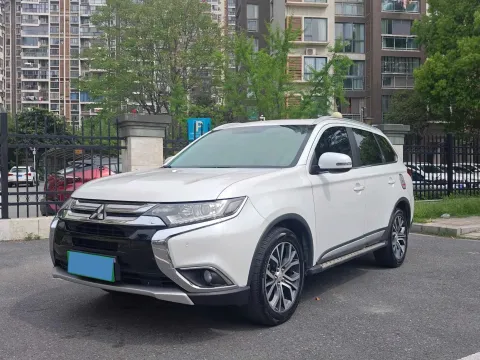 2017 MITSUBISHI OUTLANDER,autocango,china used car exporter,china ev exporter,chinese used car exporter,chinese used ev exporter