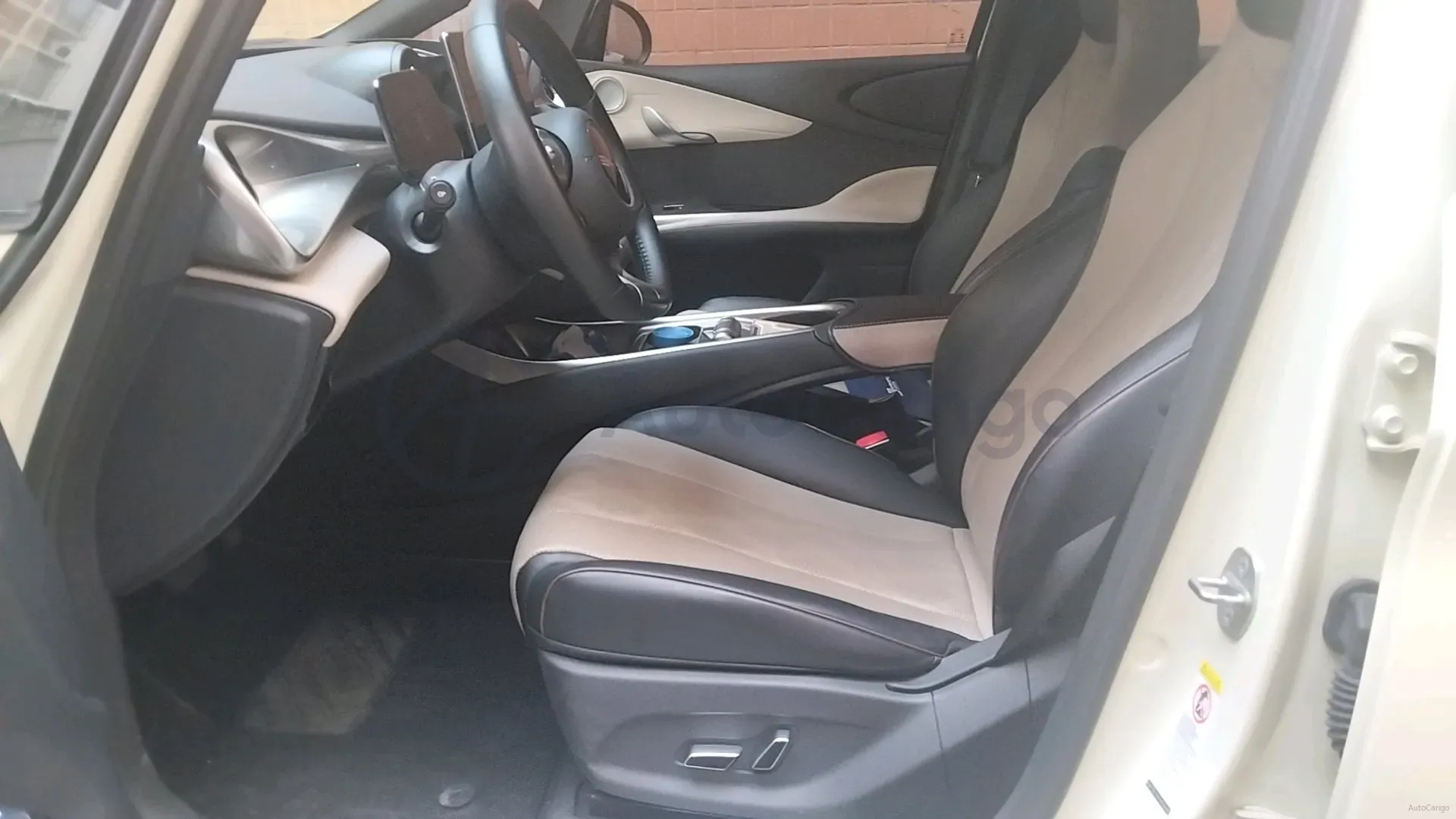 2023 BYD Dolphin BEV 44.928KWH,autocango,china used car exporter,china ev exporter,chinese used car exporter,chinese used ev exporter