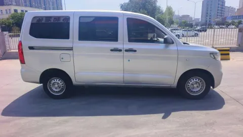 2021 WuLing RongGuang Mini Truck 1.2L 76HP L4 5MT,autocango,china used car exporter,china ev exporter,chinese used car exporter,chinese used ev exporter